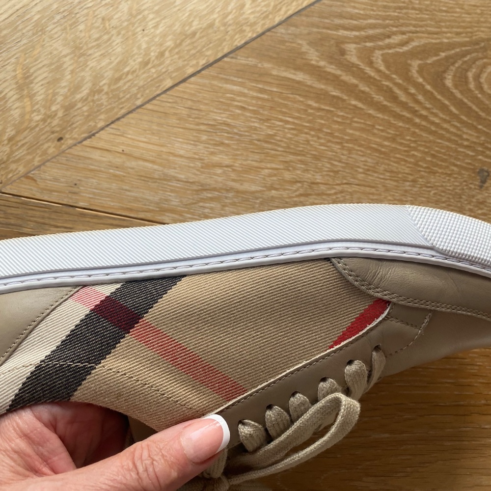 Shoes - Picture 4 of 15